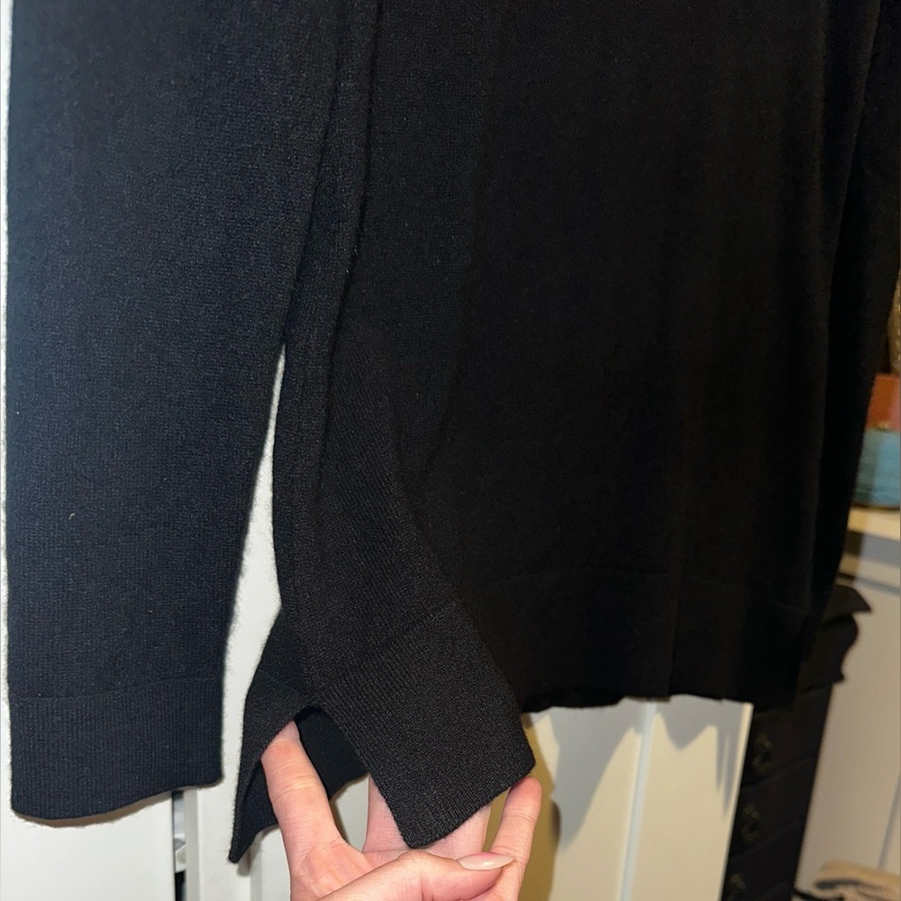 100% Cashmere Black Turtleneck Sweater - Picture 12 of 13